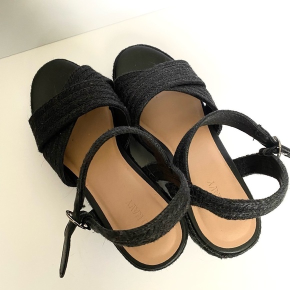 Old Navy Espadrille Cross Strap Platform Sandals - Picture 6 of 9